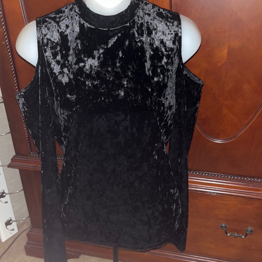 Mossimo off shoulder velvet top